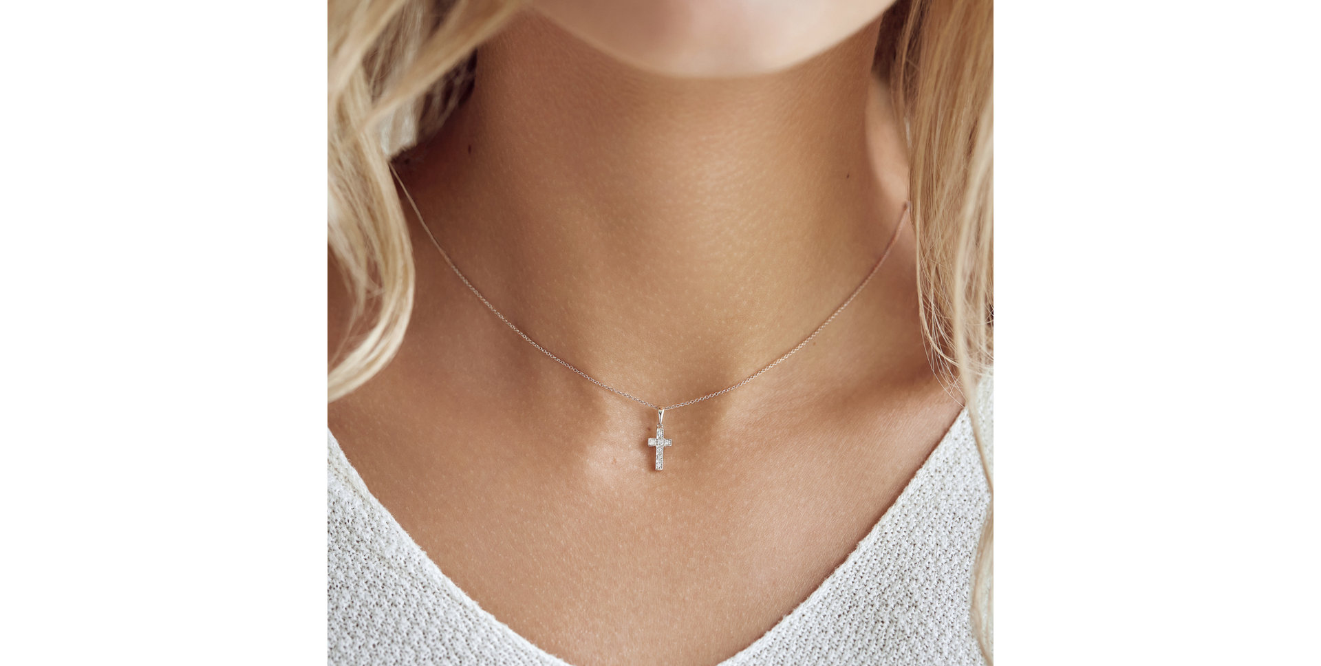 Přívěsek s diamanty Small Cross