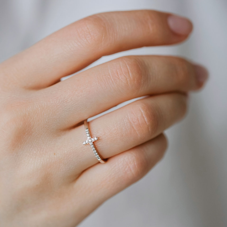 Prsten s diamanty Cross