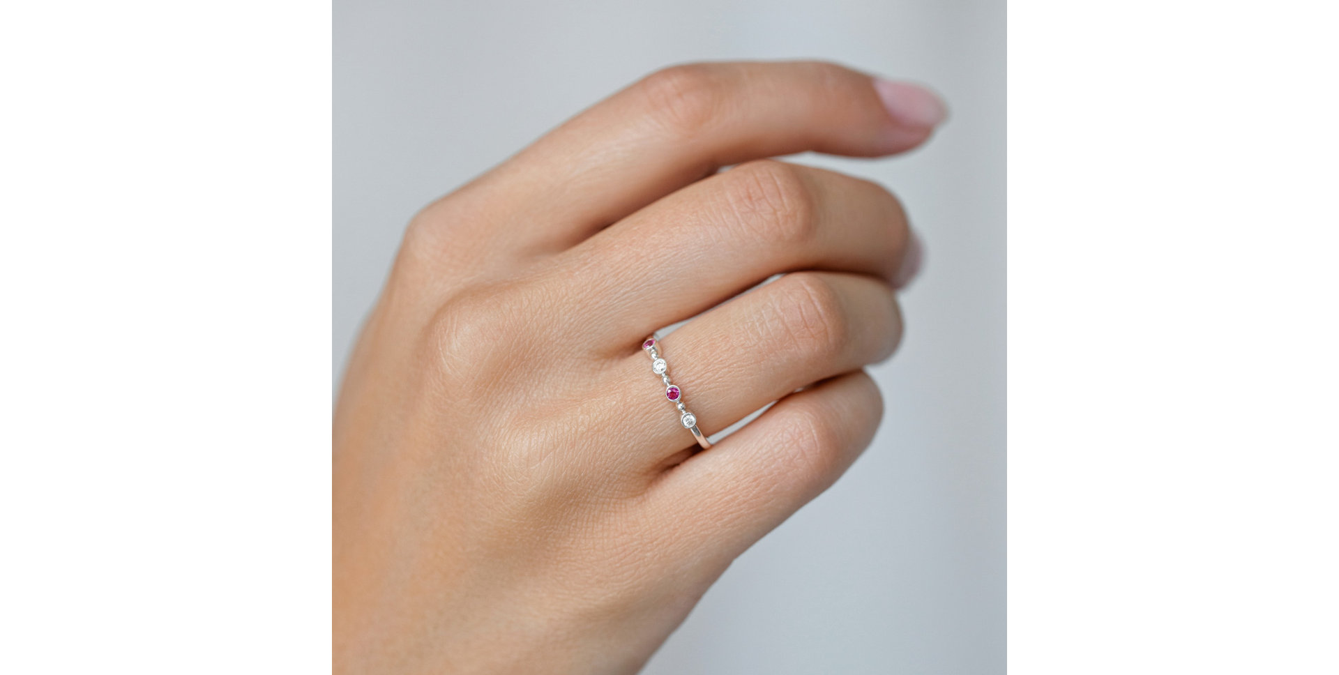 Prsten s diamanty a safíry Simplicity