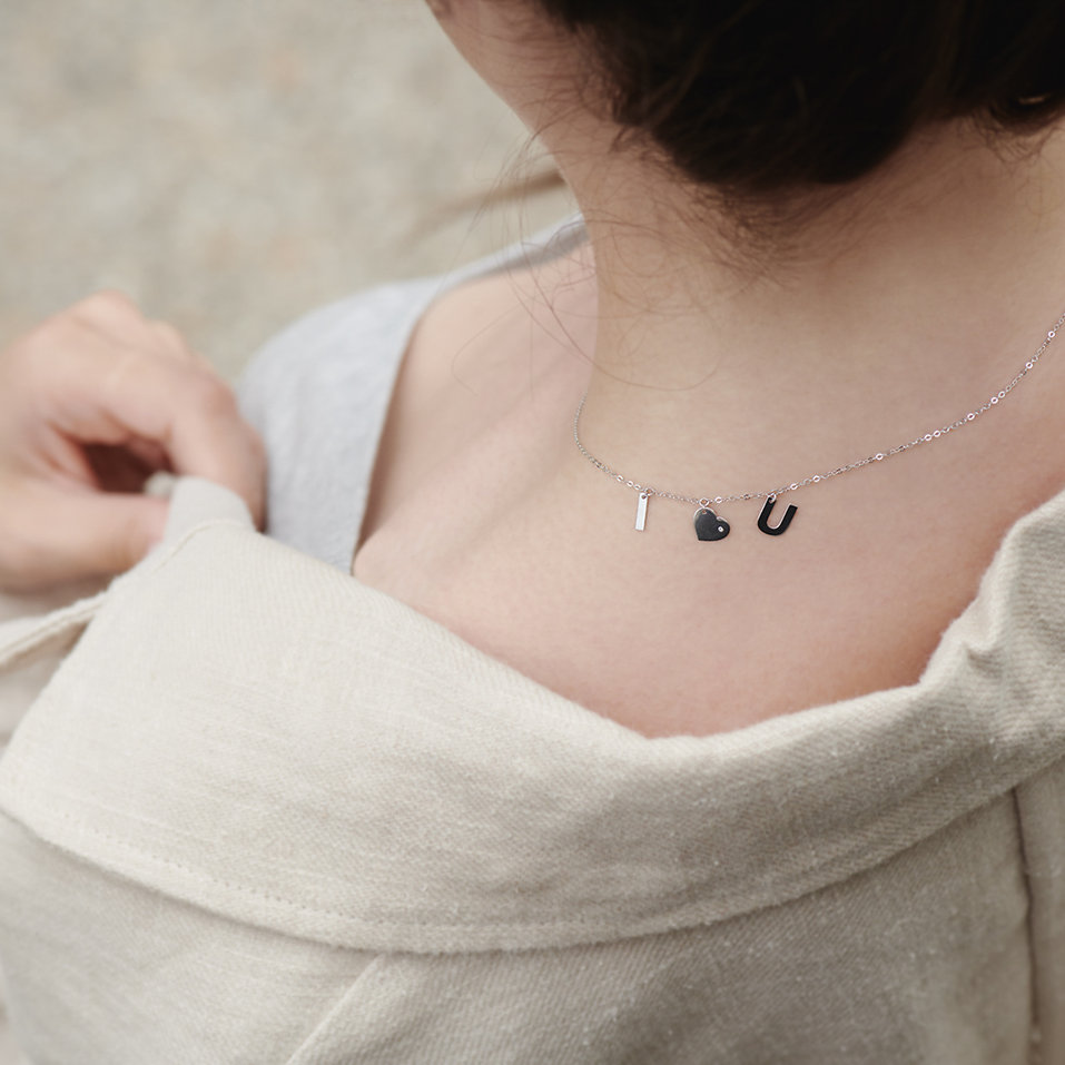 Náhrdelník s diamantem Amour