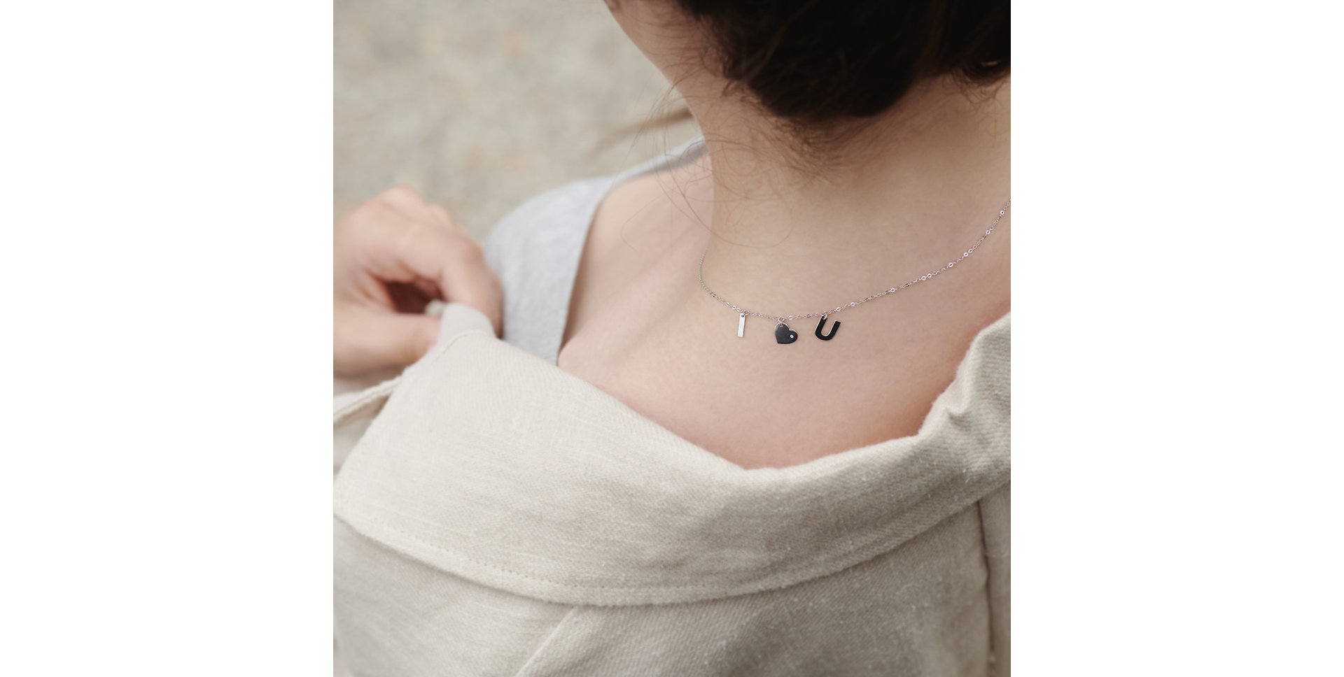 Náhrdelník s diamantem Amour