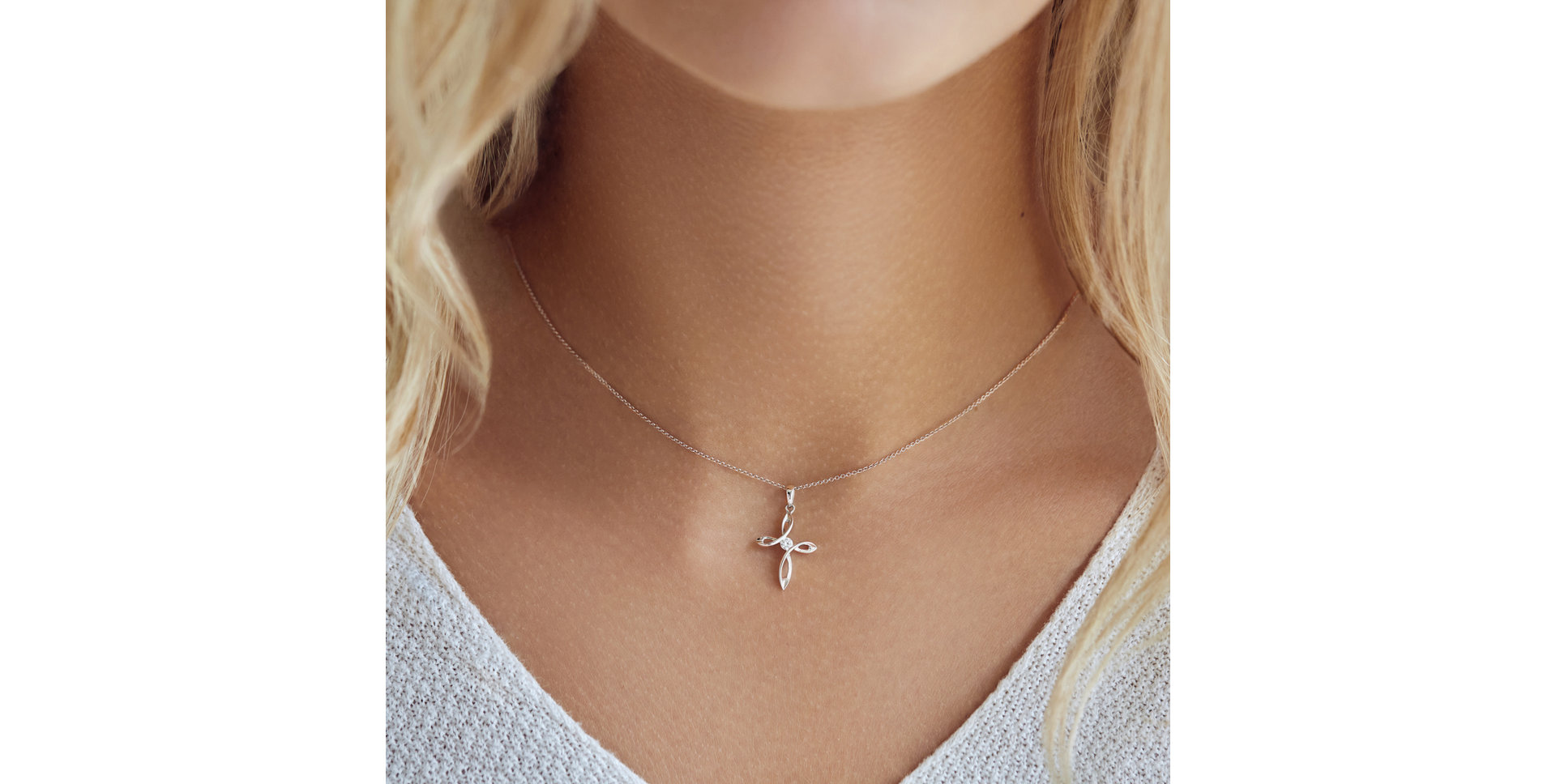 Přívěsek s diamantem Symbol of Sacrifice