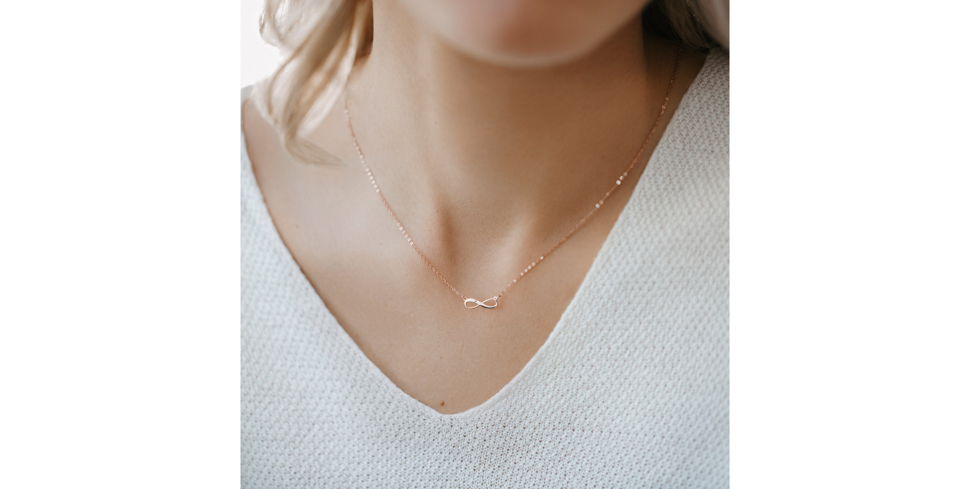 Náhrdelník s diamantem Infinity Love