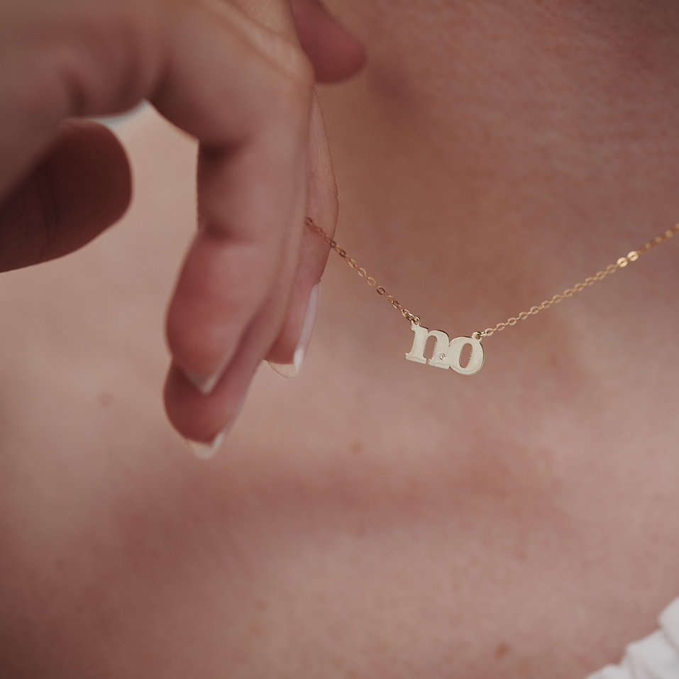 Náhrdelník s diamantem NO