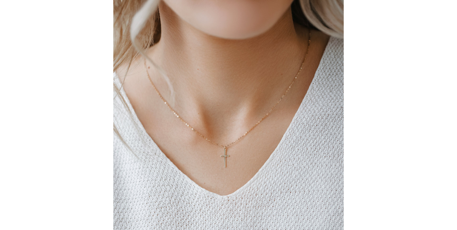 Náhrdelník s diamantem Cross