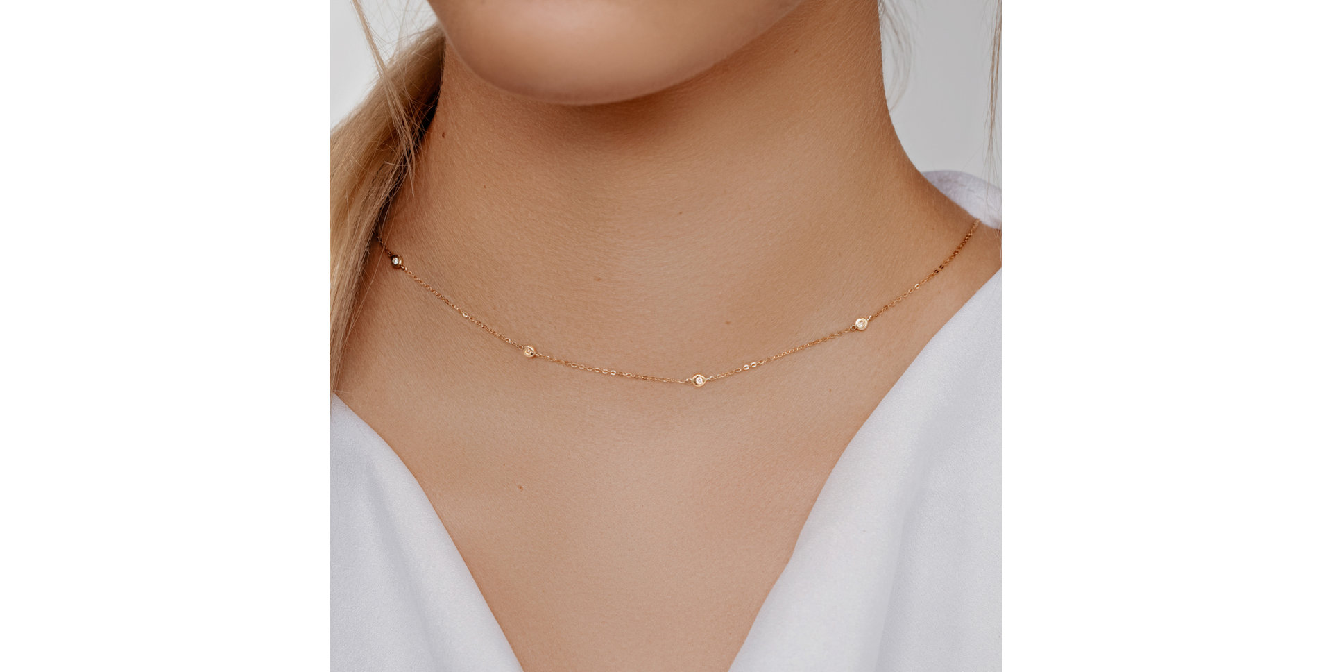 Náhrdelník s černými a bílými diamanty Dots