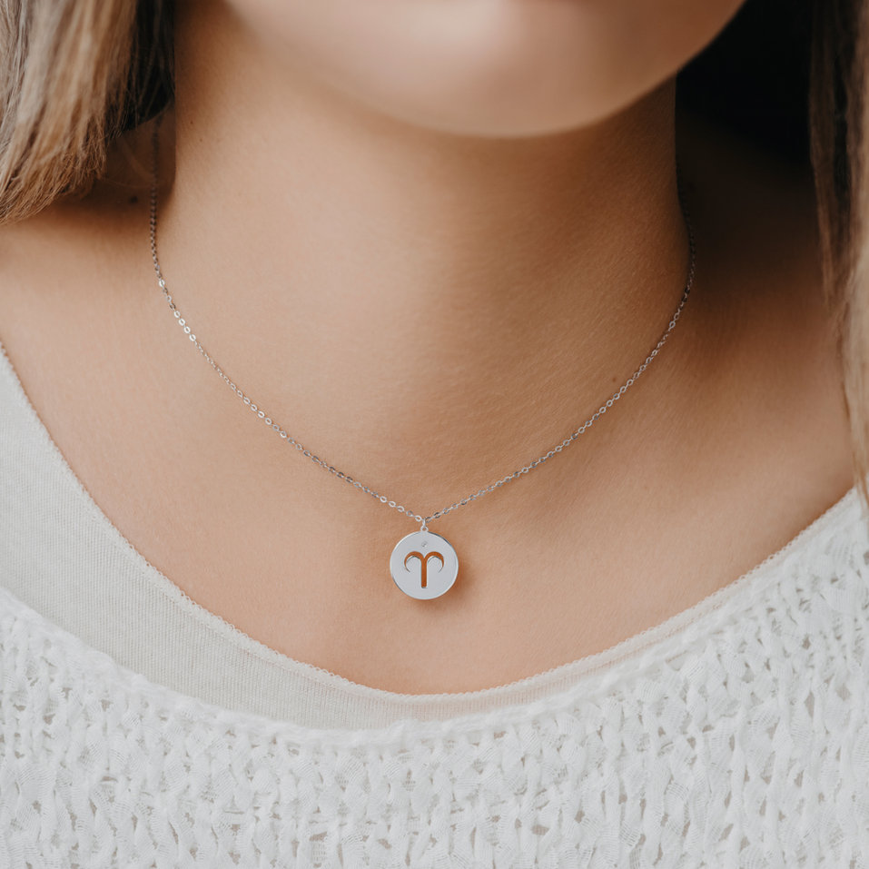 Náhrdelník s diamantem Taurus