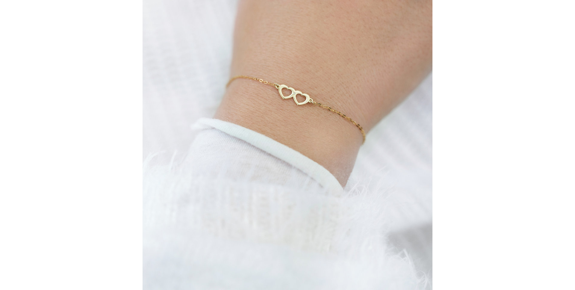 Náramek s diamantem Two Hearts