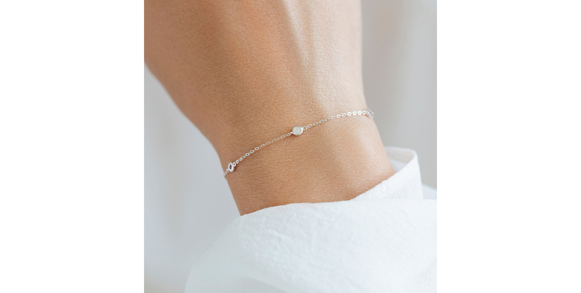 Náramek s diamanty a rubíny Dots