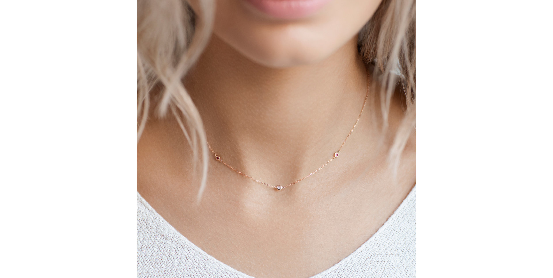 Náhrdelník s diamantem a safíry Dots