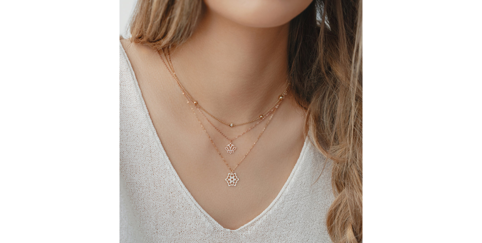 Náhrdelník s diamantem Lotus Flower