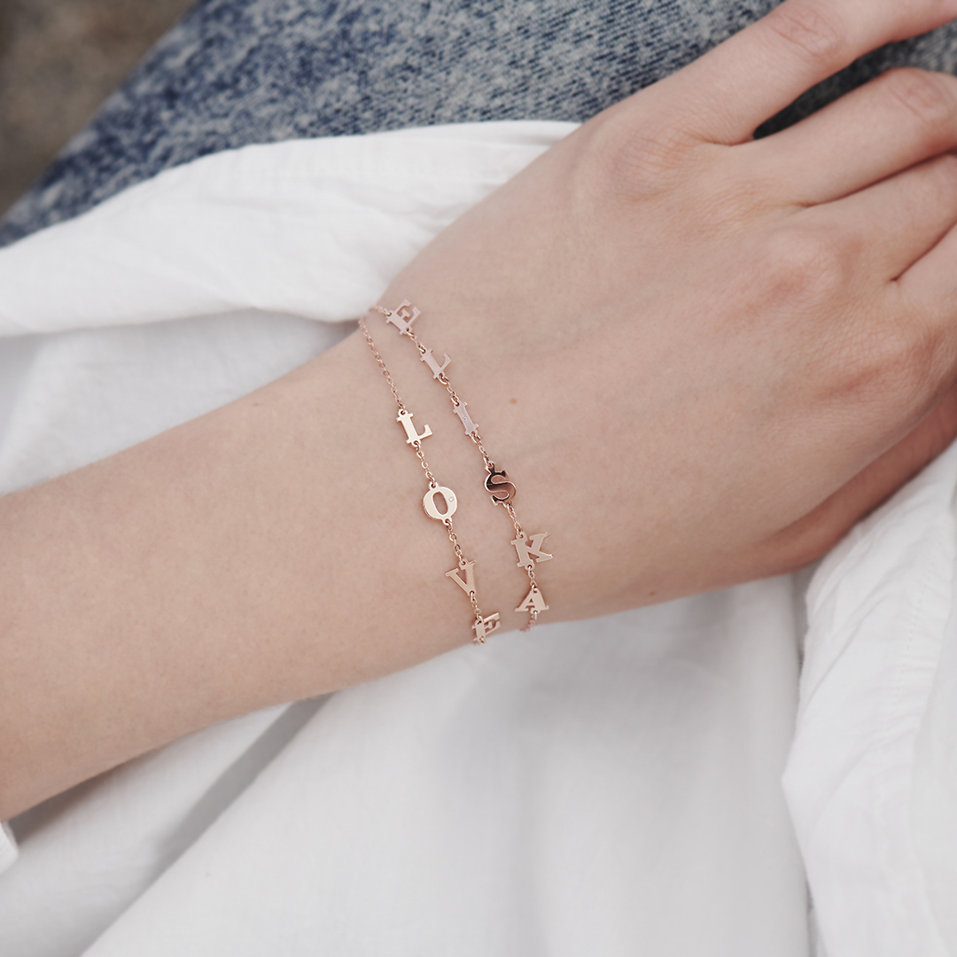 Náramek s diamantem Big Letters