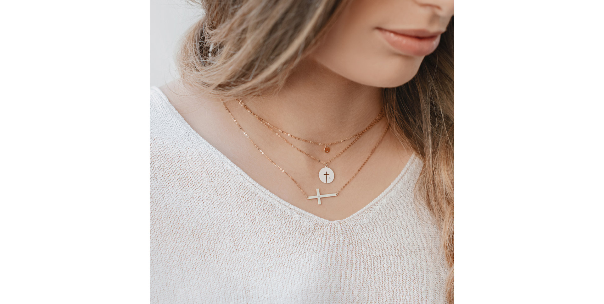 Náhrdelník s diamantem Little Cross