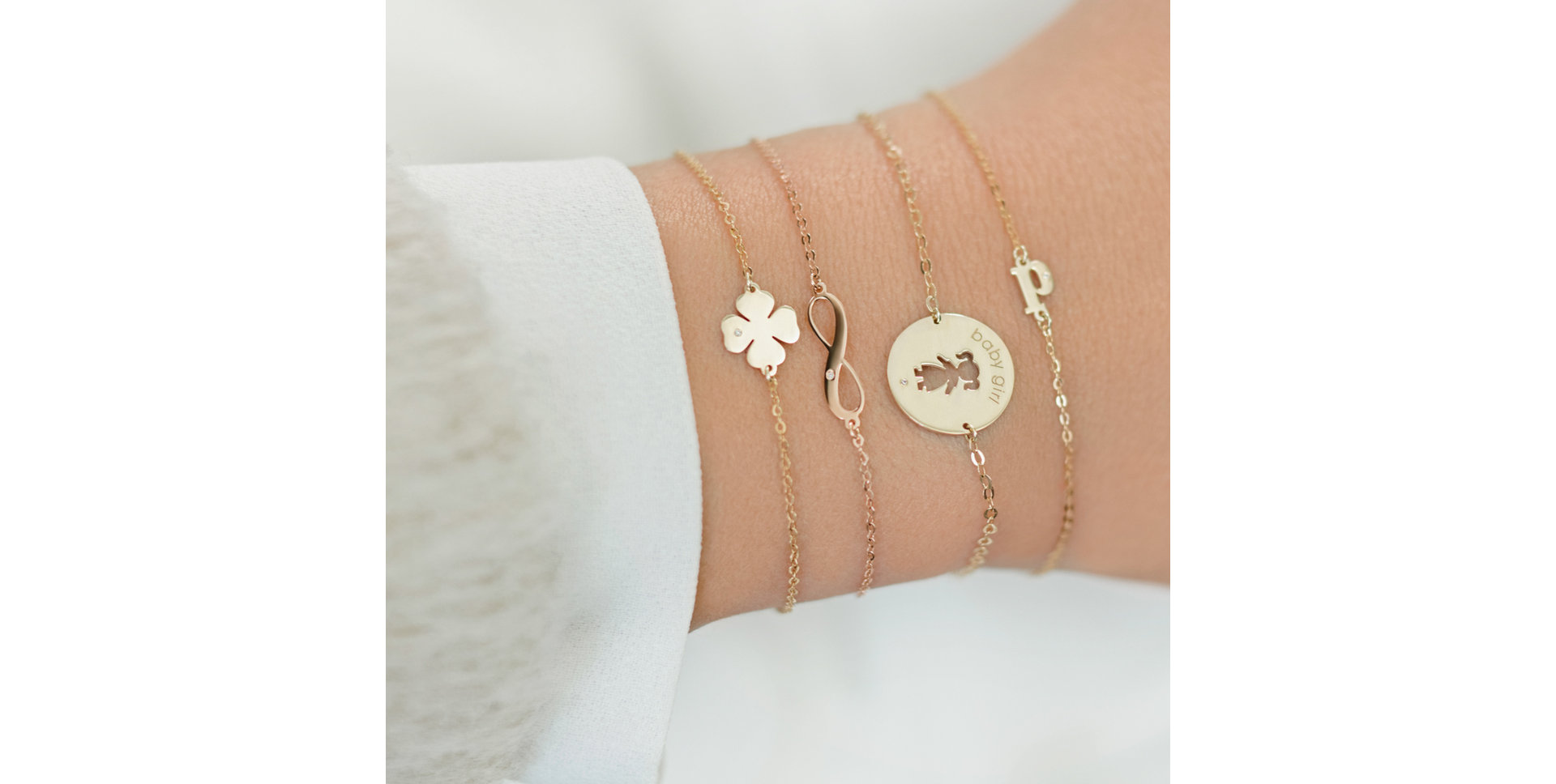 Náramek s diamantem Classic Little W