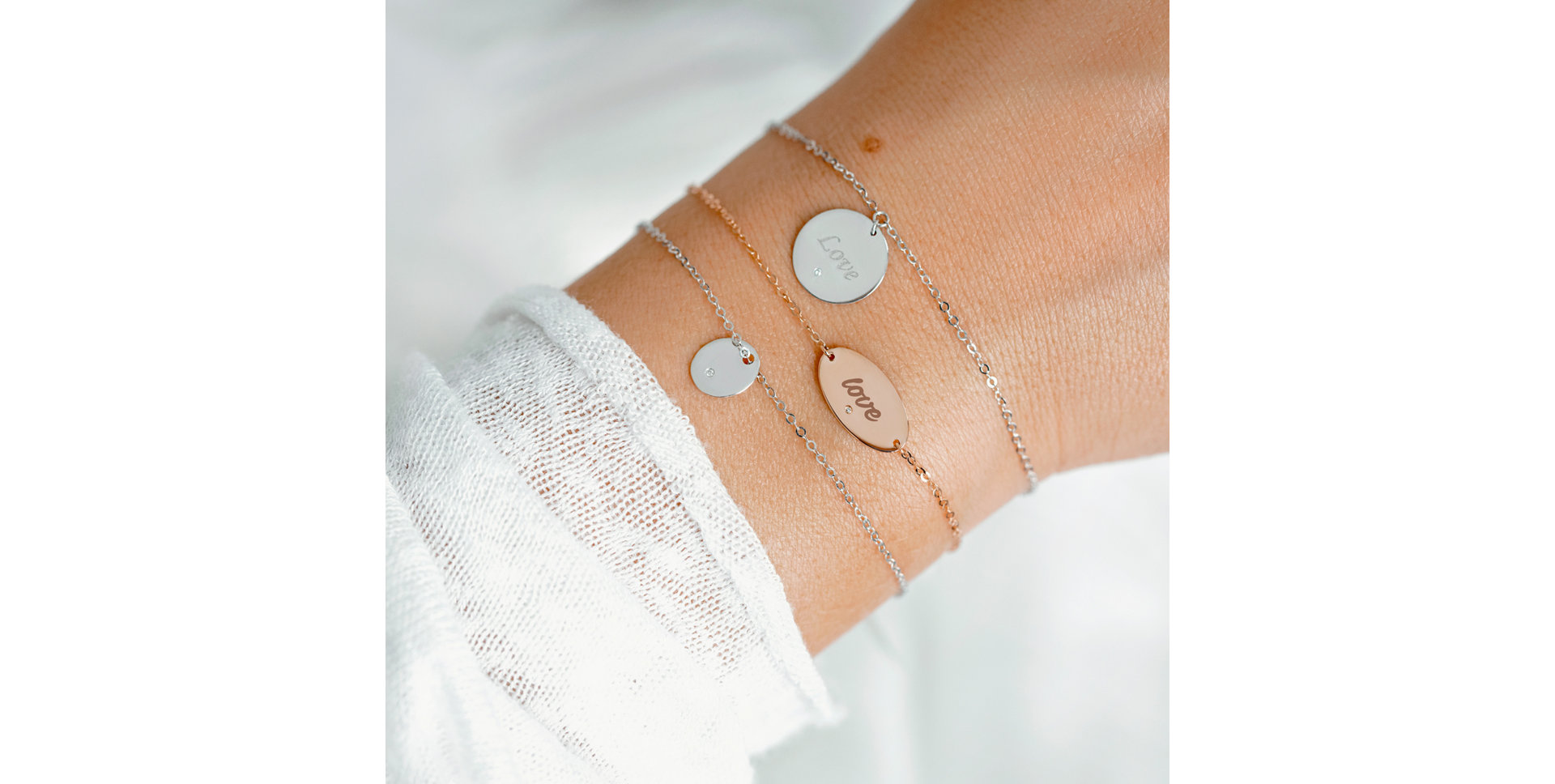 Náramek s diamantem Amour Symbol