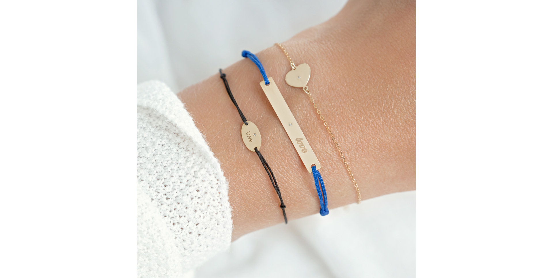 Diamantový náramek se šňůrkou Love