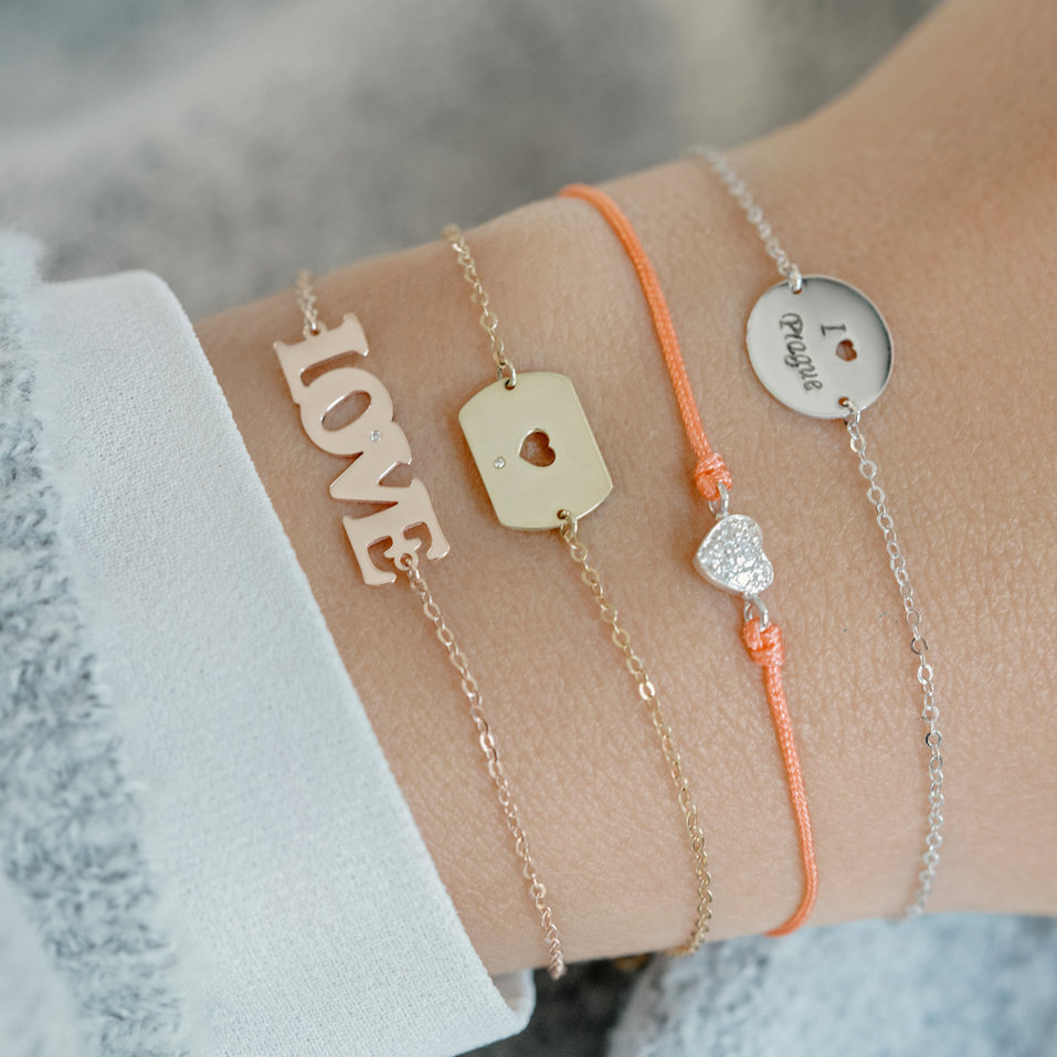 Náramek s diamantem Love