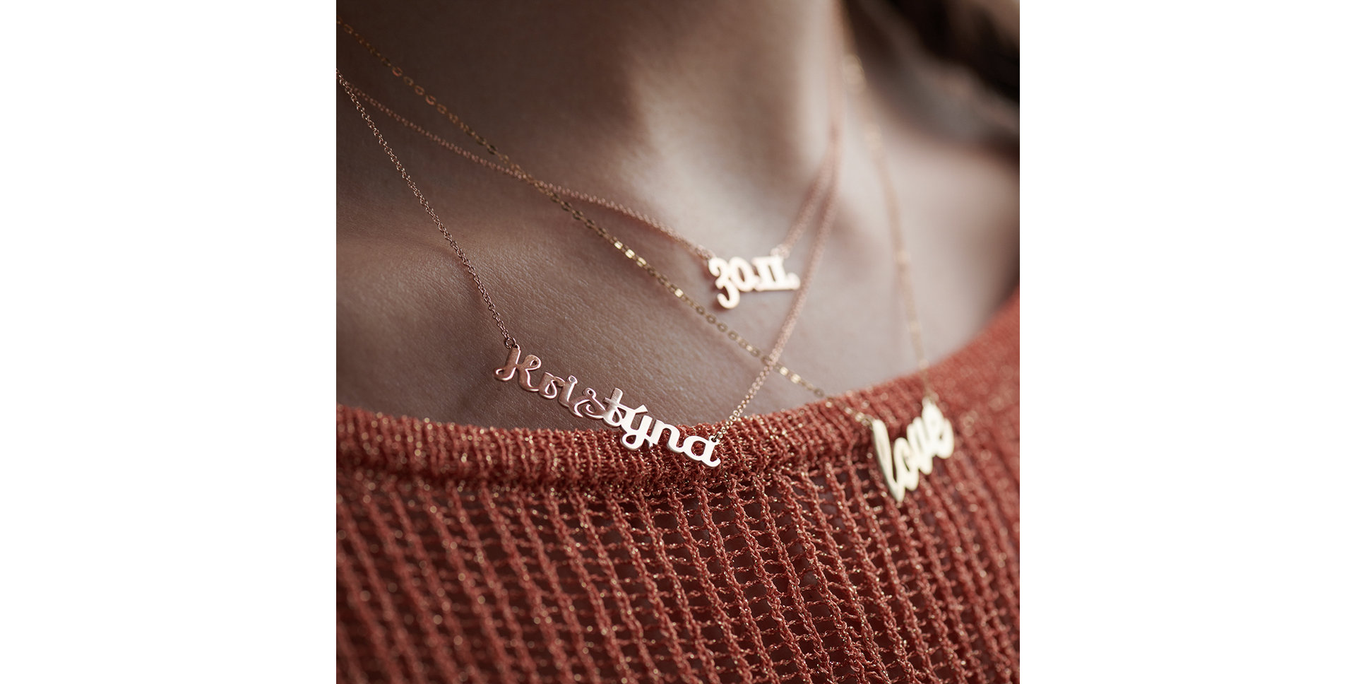 Náhrdelník s diamantem Love