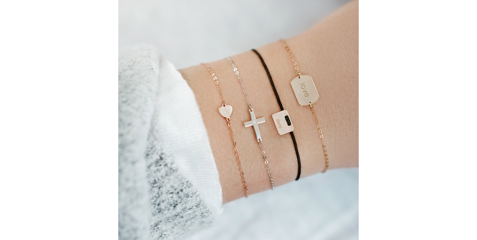 Diamantový náramek se šňůrkou Military Stamp Love