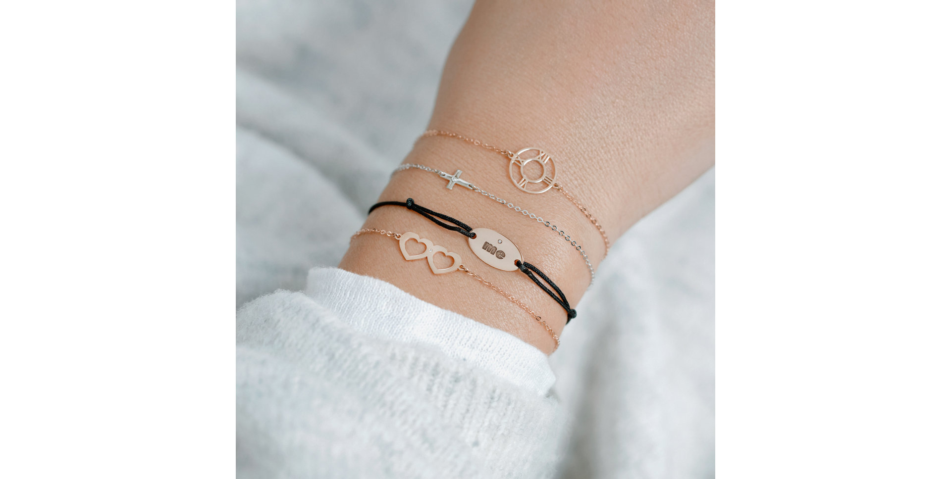 Náramek s diamantem Two Hearts