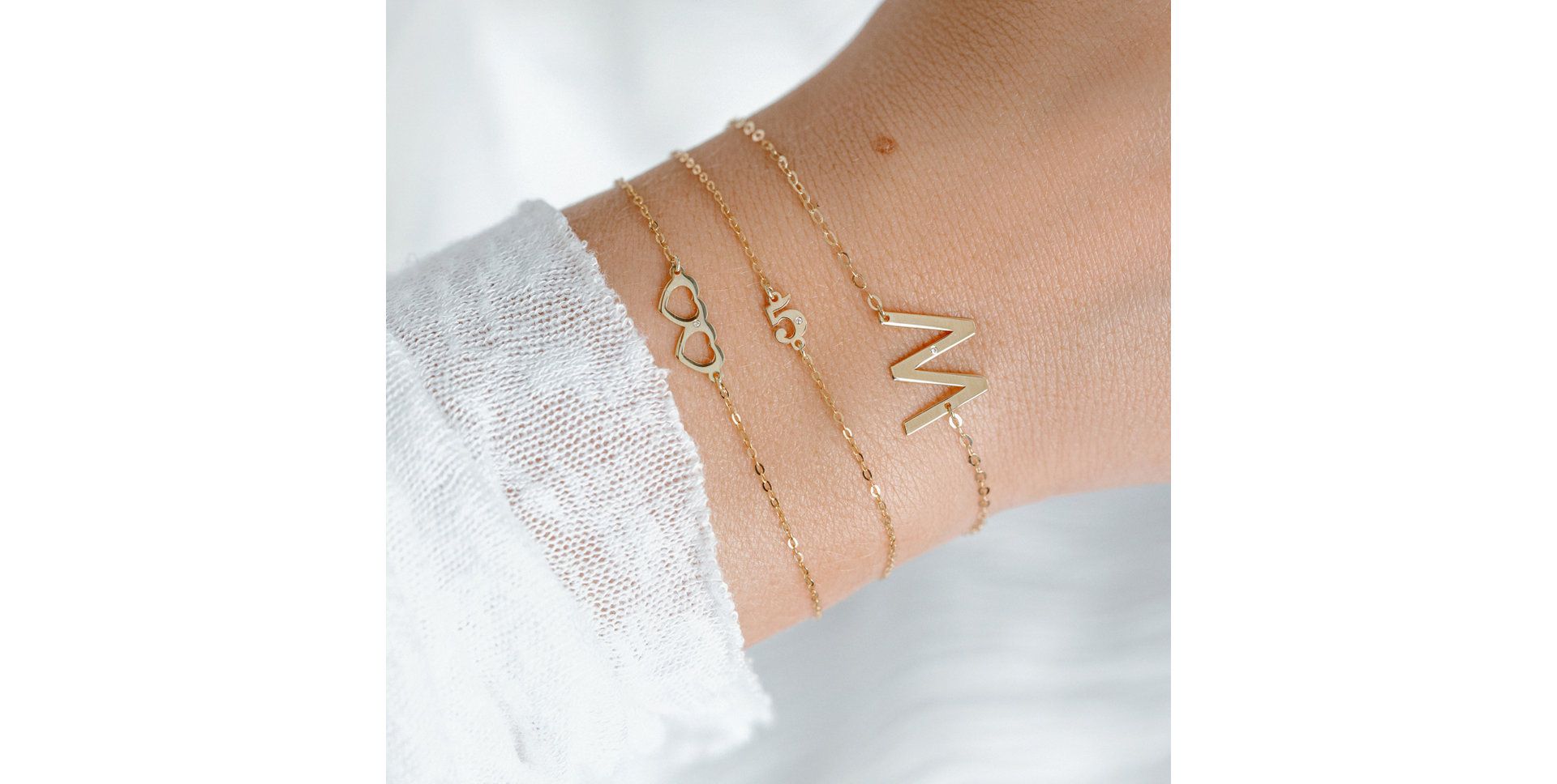 Náramek s diamantem Two Hearts