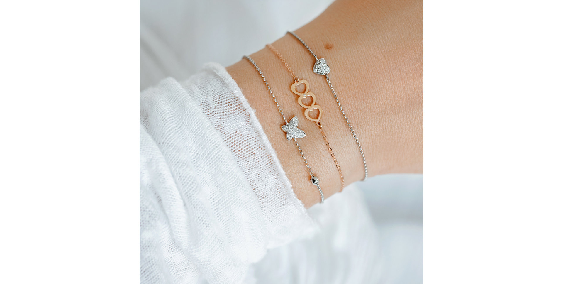 Náramek s diamantem Three Hearts