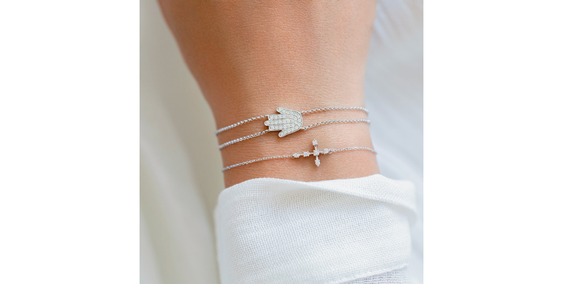 Náramek s diamanty Sparkling Cross