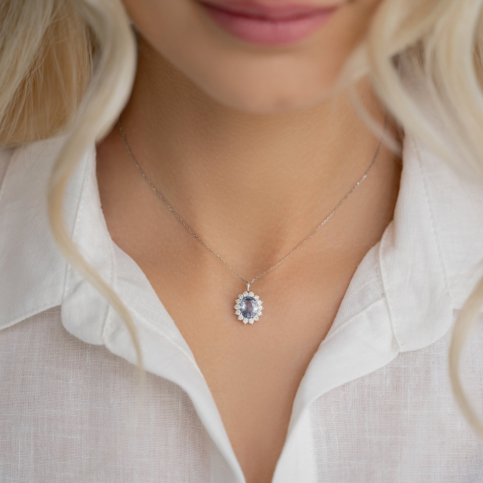 Přívěsek s diamanty a safírem Princess