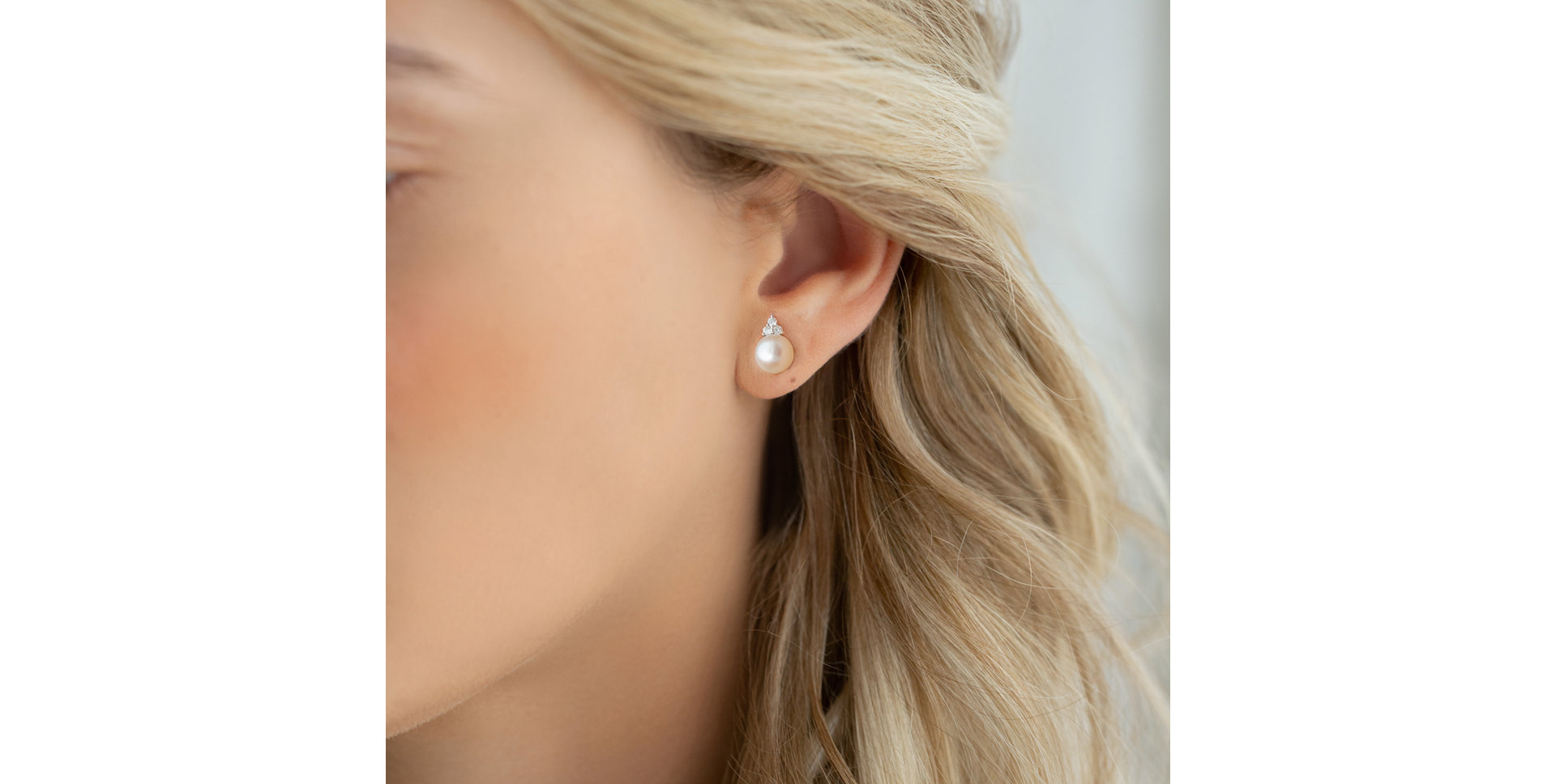 Náušnice s diamanty a perlou Endless Beauty