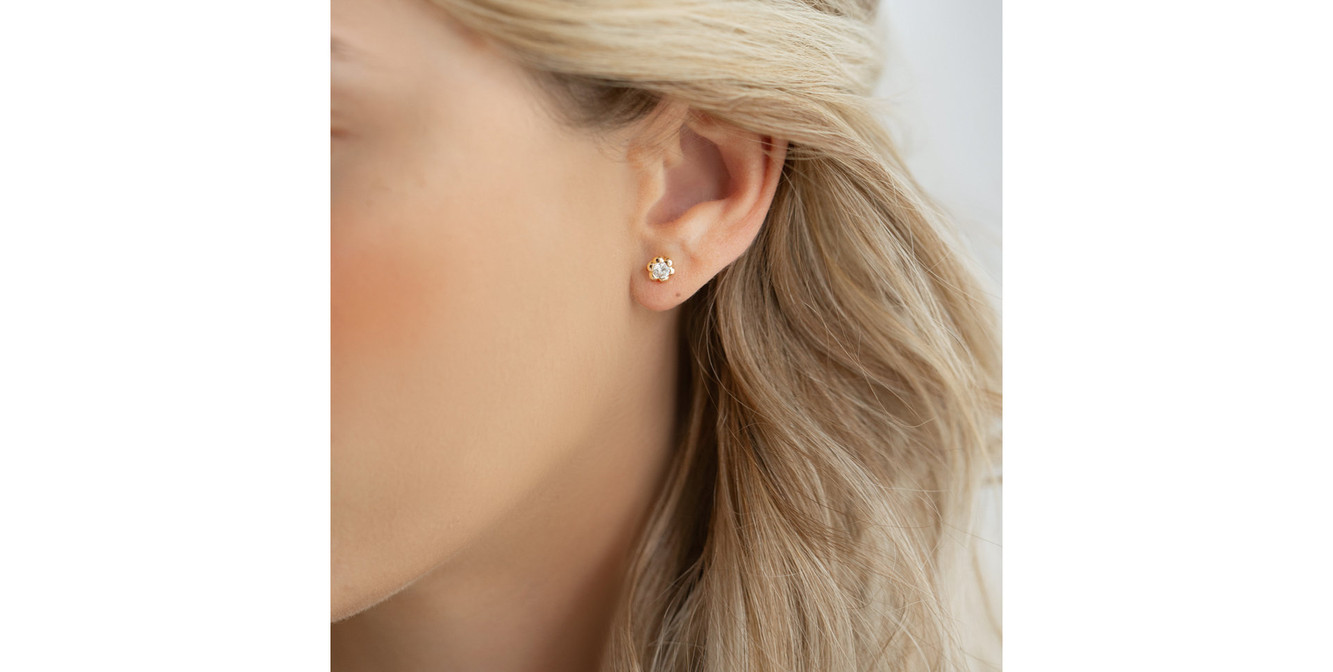 Náušnice s diamantem Blooming Love