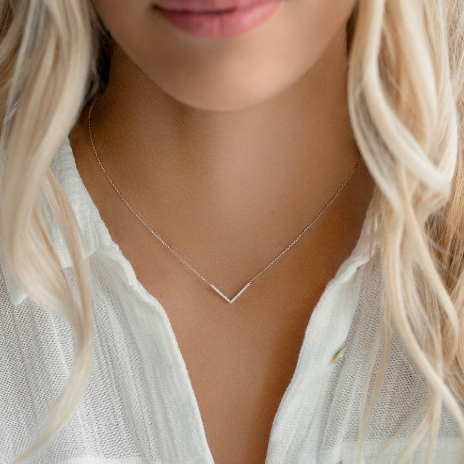 Náhrdelník s diamanty Innocent Victory