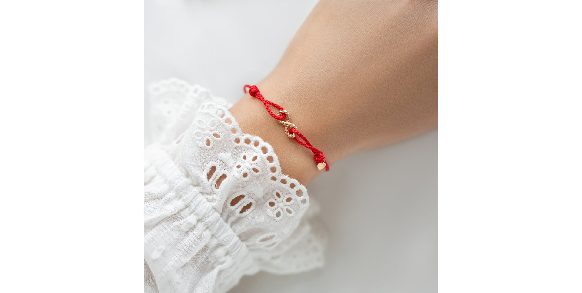 Diamantový náramek se šňůrkou Infinite life