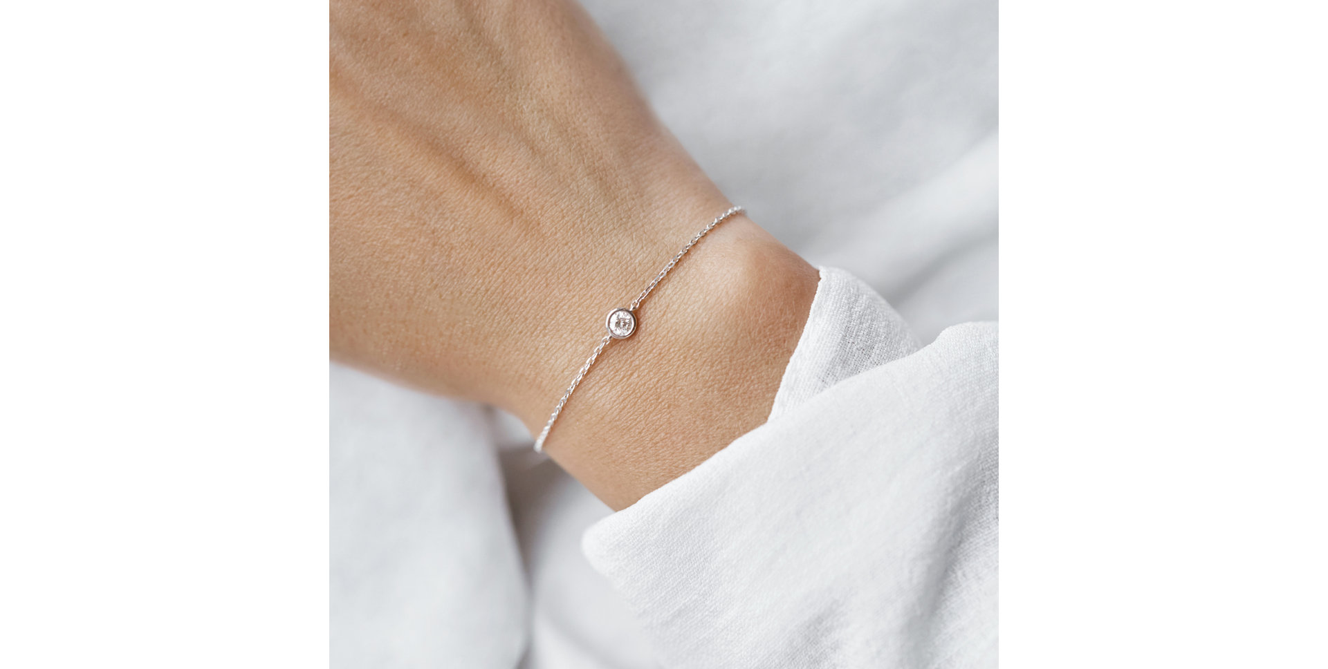 Náramek s diamantem Dot of Happiness