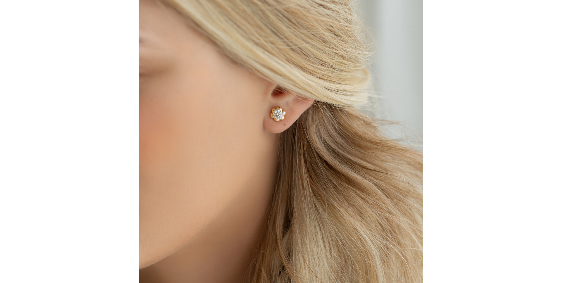 Náušnice s diamantem Blooming Love