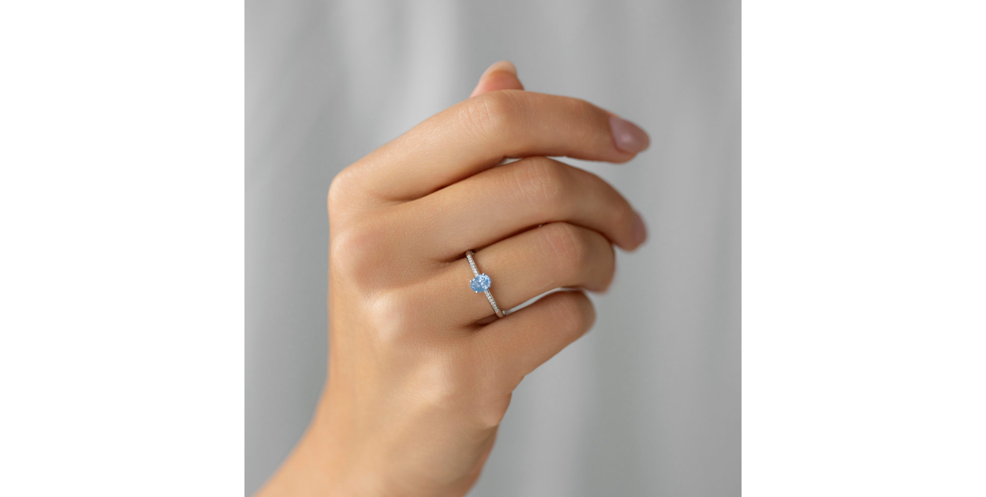 Prsten s diamanty a safírem Princess