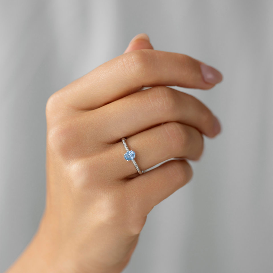 Prsten s diamanty a safírem Princess