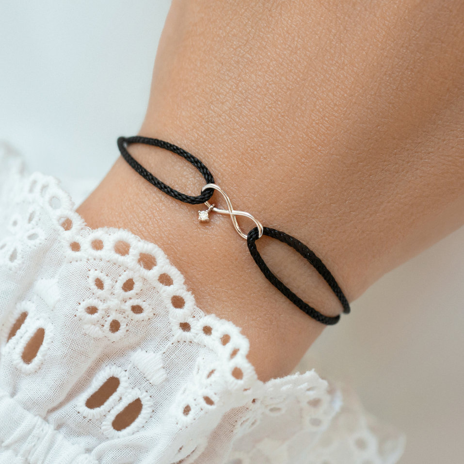 Náramek s diamantem Infinity Bond