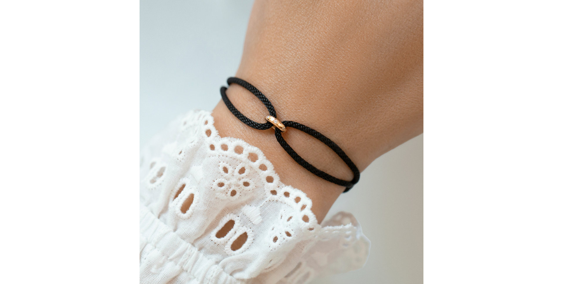 Náramek s diamanty Glowing Circle