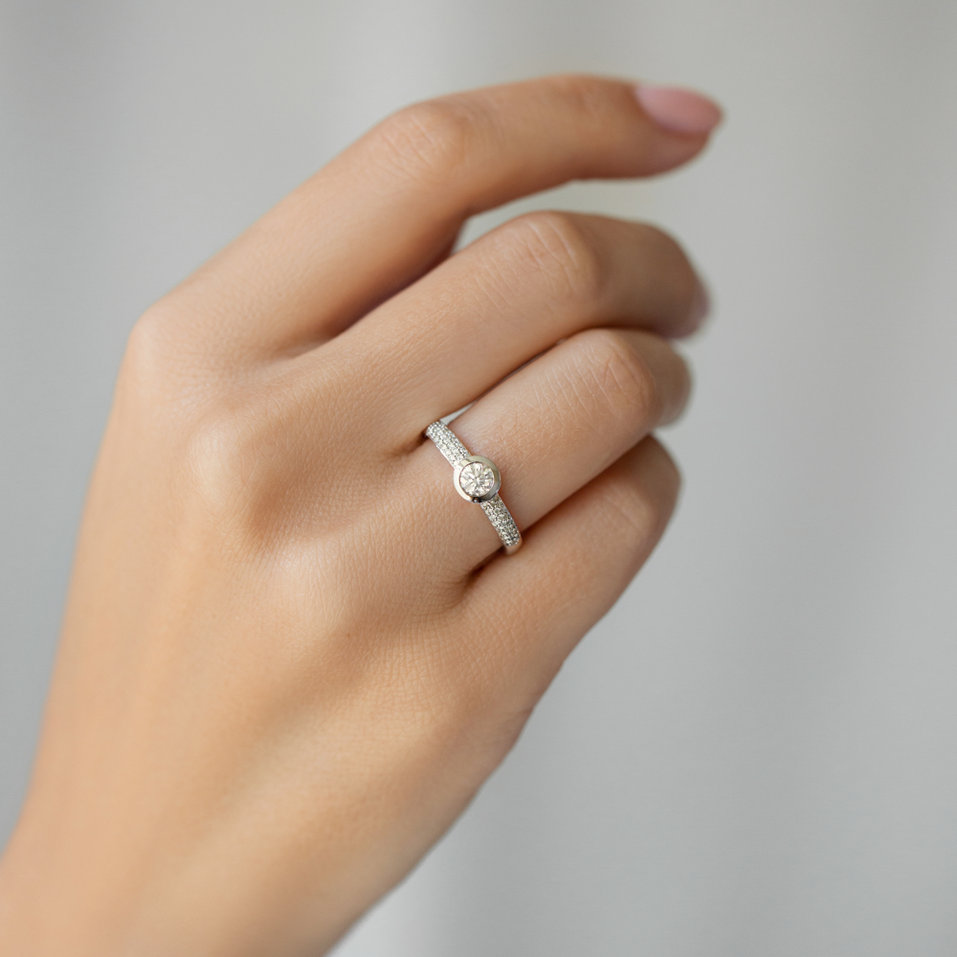 Prsten s diamanty Moon Highness