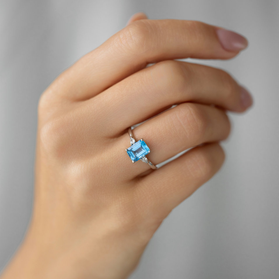 Prsten s diamanty a peridotem Royal Anne