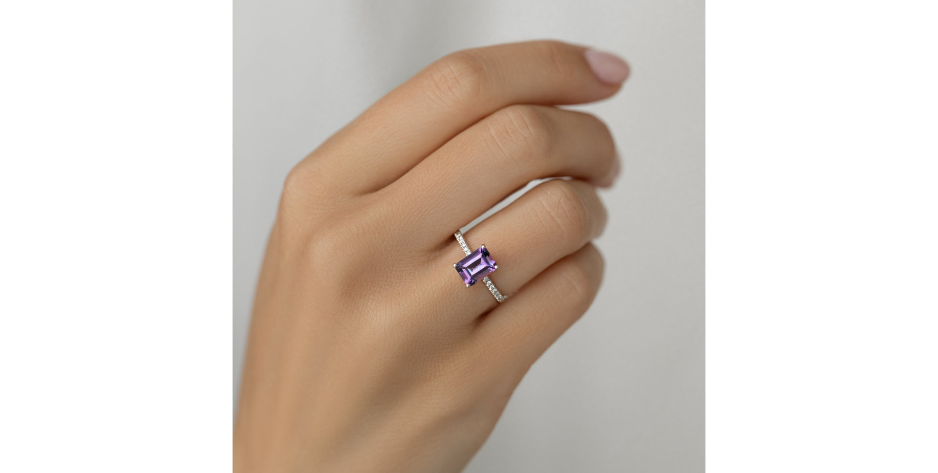 Prsten s diamanty a rhodolitem Mireth