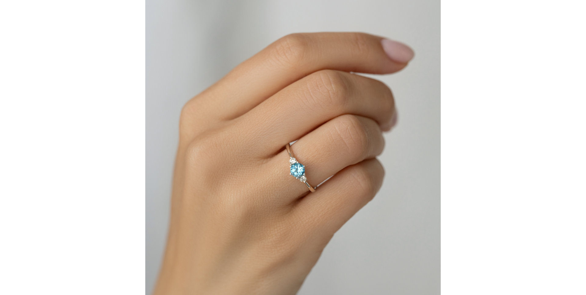 Prsten s diamanty a topazem Midnight Serenity