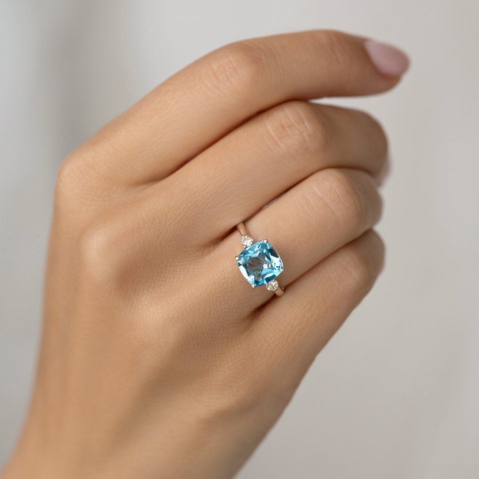 Prsten s diamanty a rhodolitem The Countess