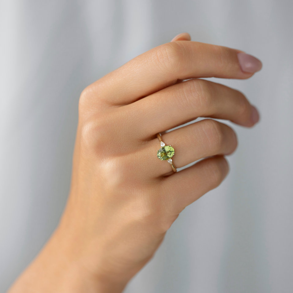 Prsten s diamanty a peridotem Annelise