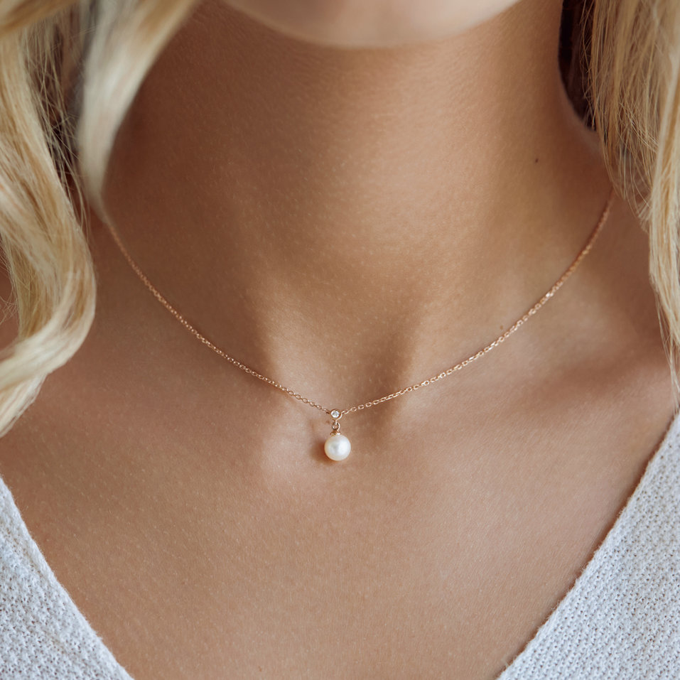 Náhrdelník s diamantem a sladkovodní bílou perlou Historic Pearl