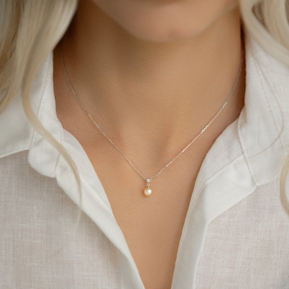 Náhrdelník s diamantem a sladkovodní bílou perlou Historic Pearl