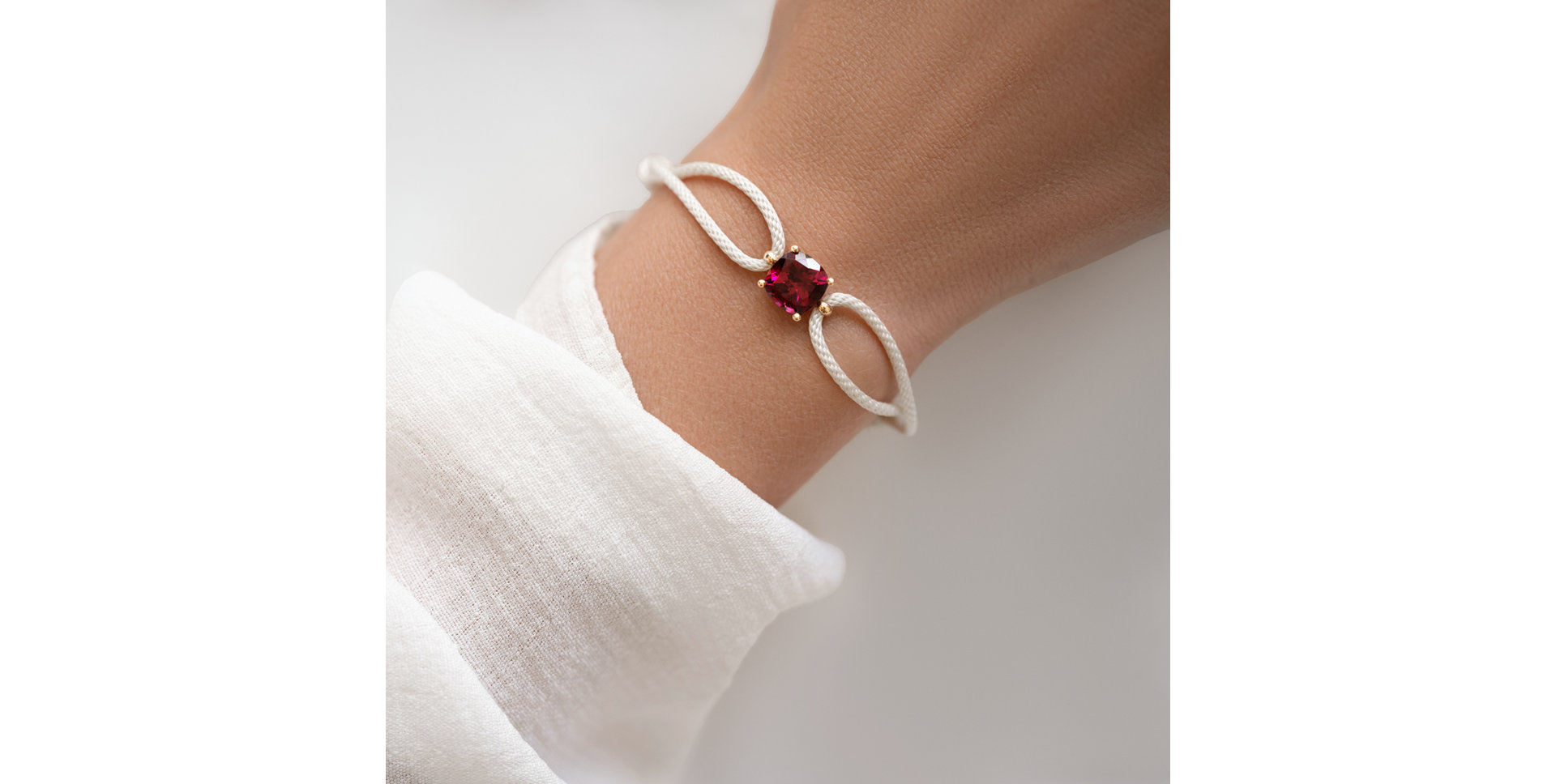 Náramek s topazem Faith