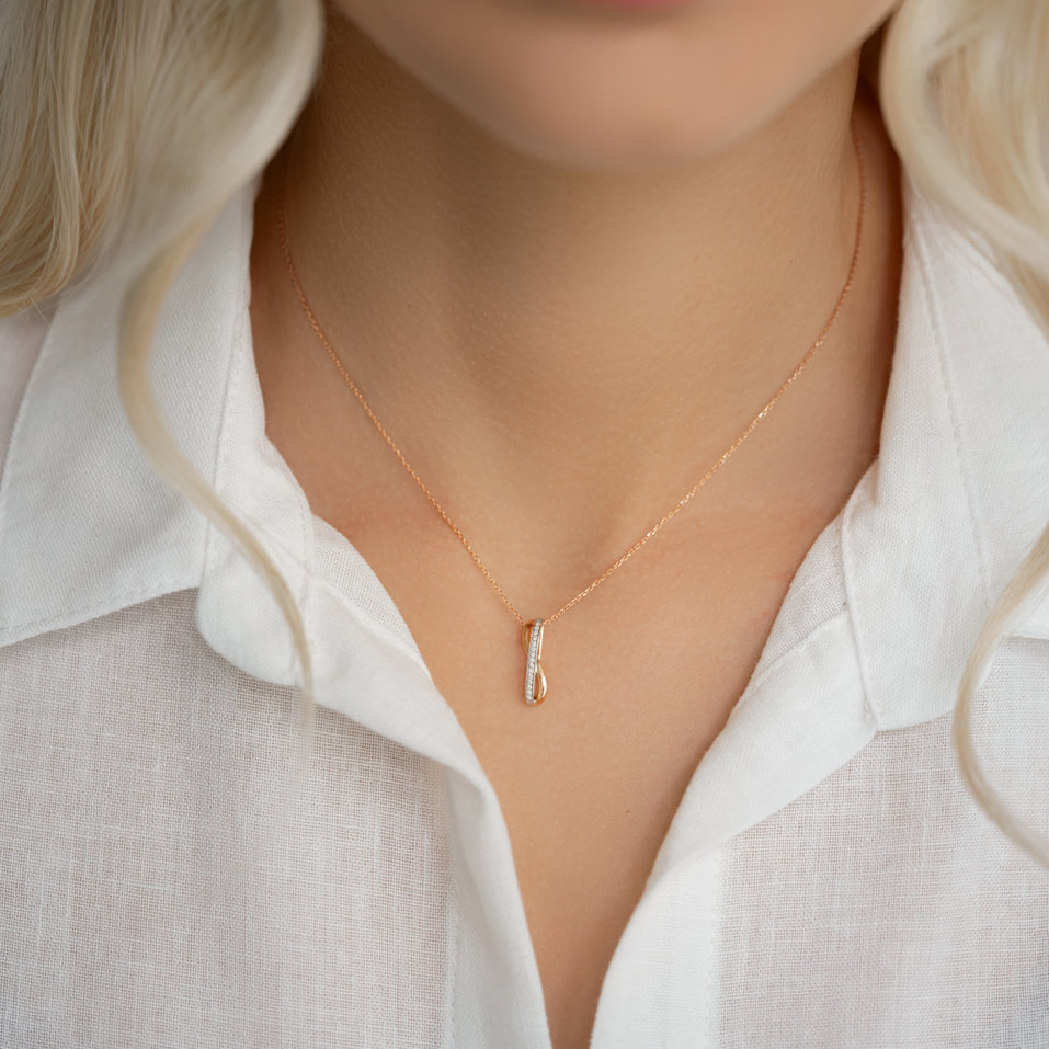 Přívěs s diamanty Elegant Embrace