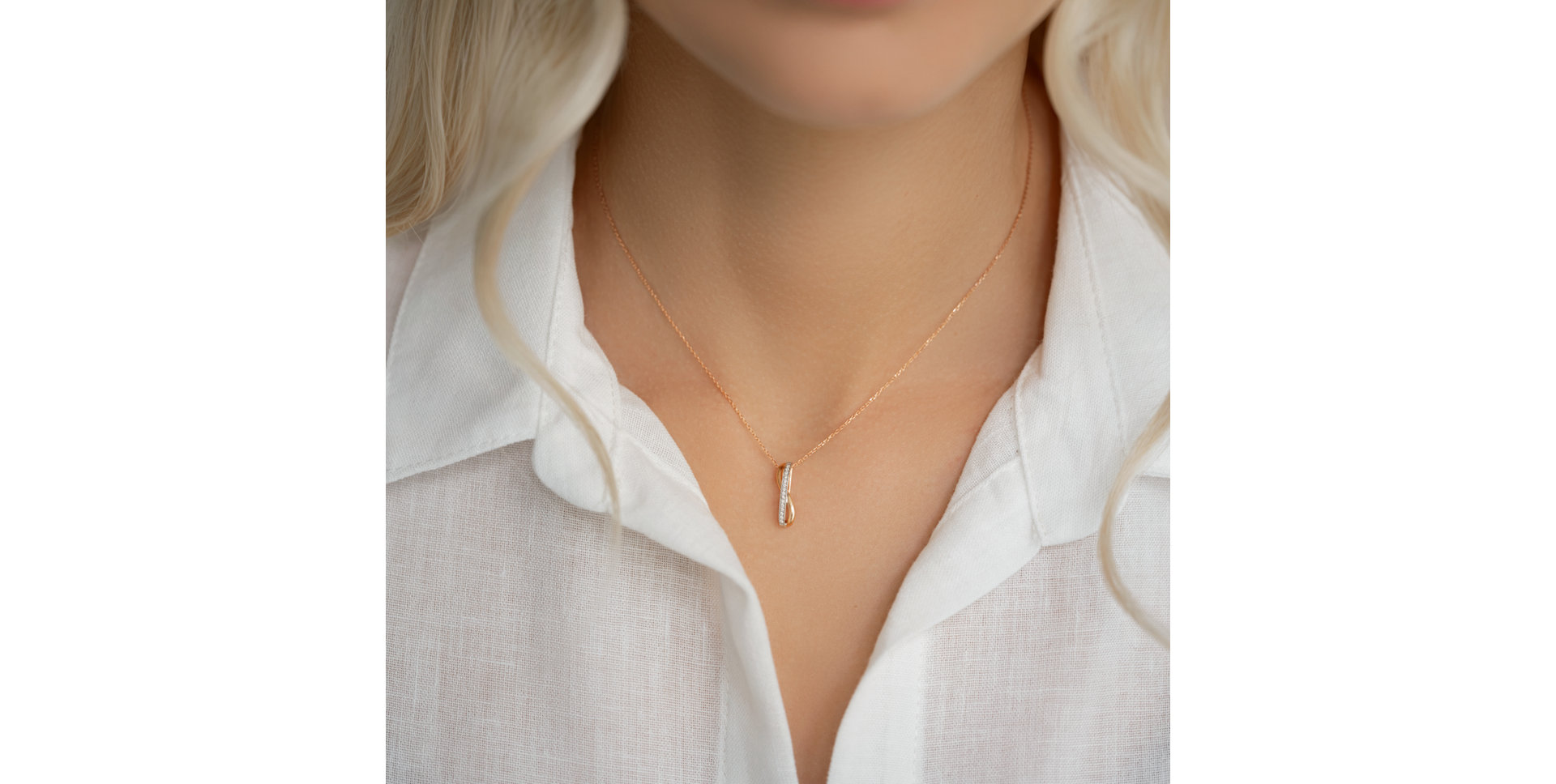 Přívěs s diamanty Elegant Embrace